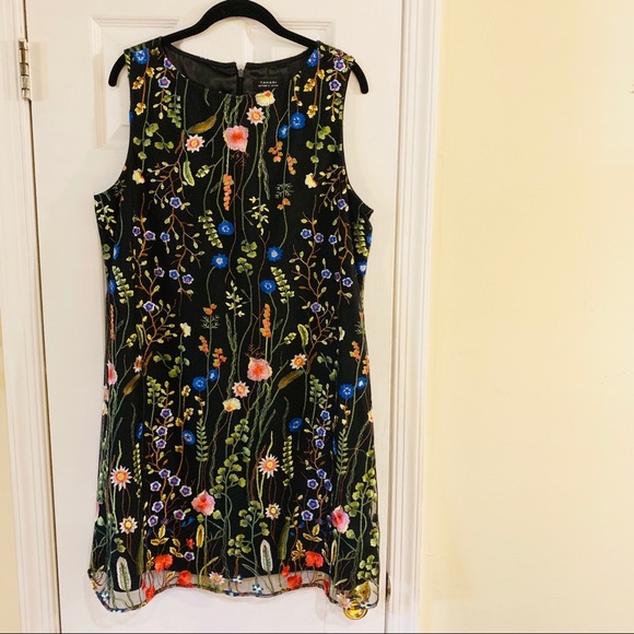 Tahari Dresses & Skirts - NWOT Tahari Flowered Black Midi Dress